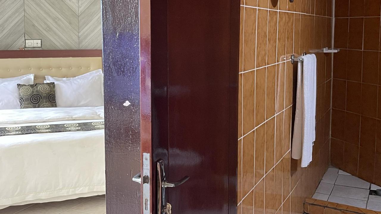 Hotel Les Polygones Kribi Exteriér fotografie